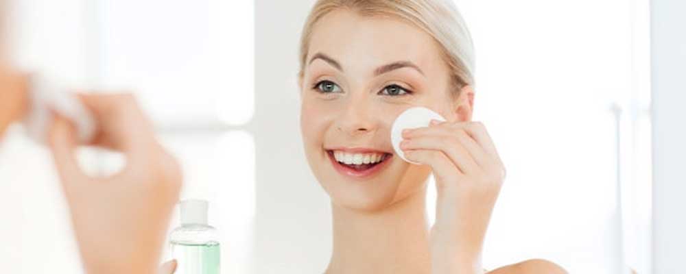 IL PRODOTTO CHE COMPLETA LA PULIZIA DEL VISO: IL TONICO.